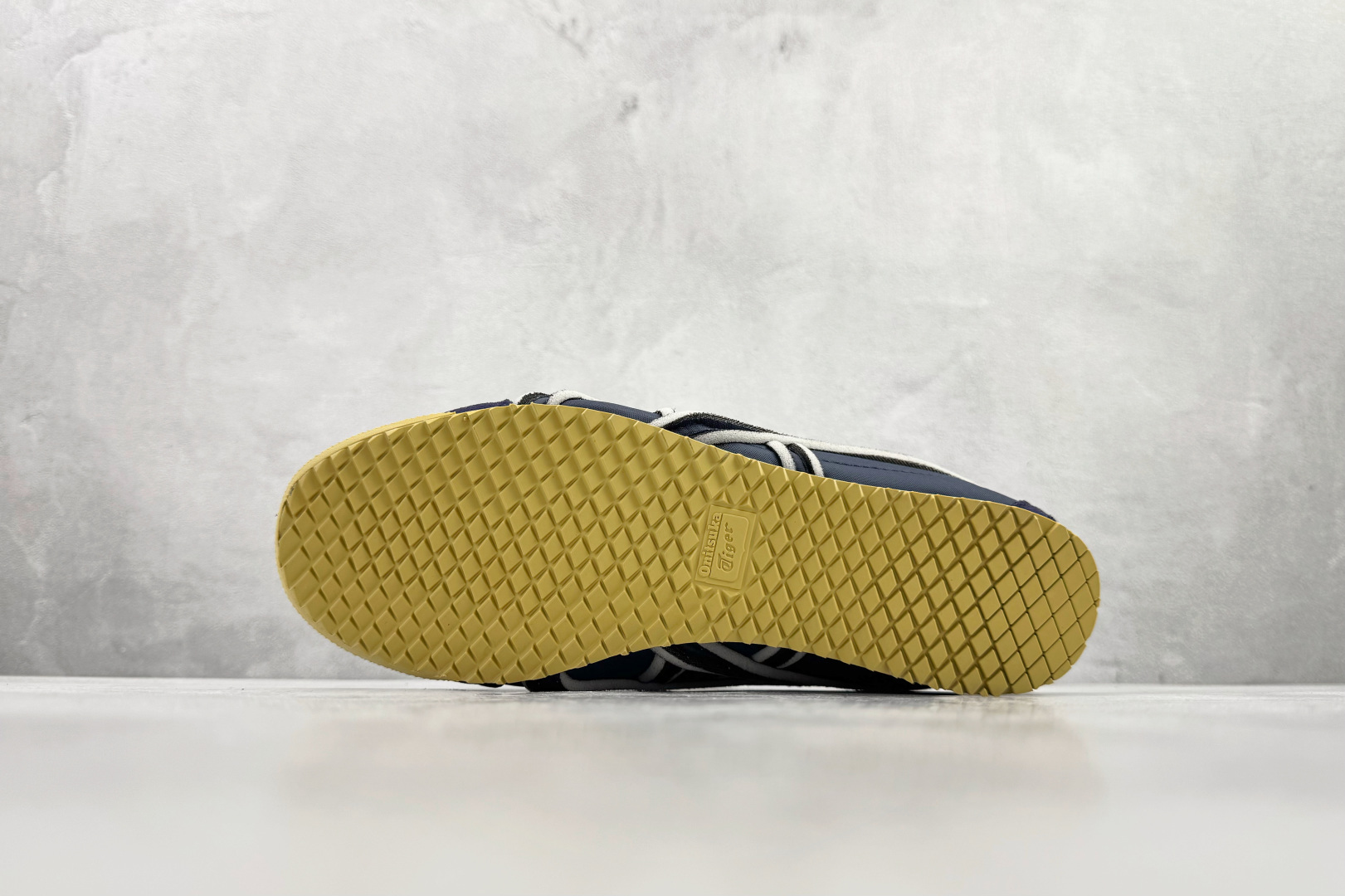 渠道特供 Onitsuka Tiger鬼塚虎 MEXICO 66 SD 蓝色 1183C115-401-莆田鞋,莆田鞋货源,高仿鞋,高仿鞋货源,安福档口,莆田高仿鞋,莆田鞋批发,高仿鞋批发,莆田高仿运动鞋,高仿运动鞋,莆田运动鞋 渠道特供 Onitsuka Tiger鬼塚虎 MEXICO 66 SD 蓝色 1183C115-401