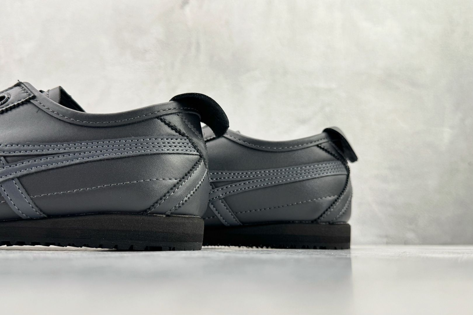 渠道特供 Onitsuka Tiger鬼塚虎 MEXICO 66 SD 黑灰 1183B500-020