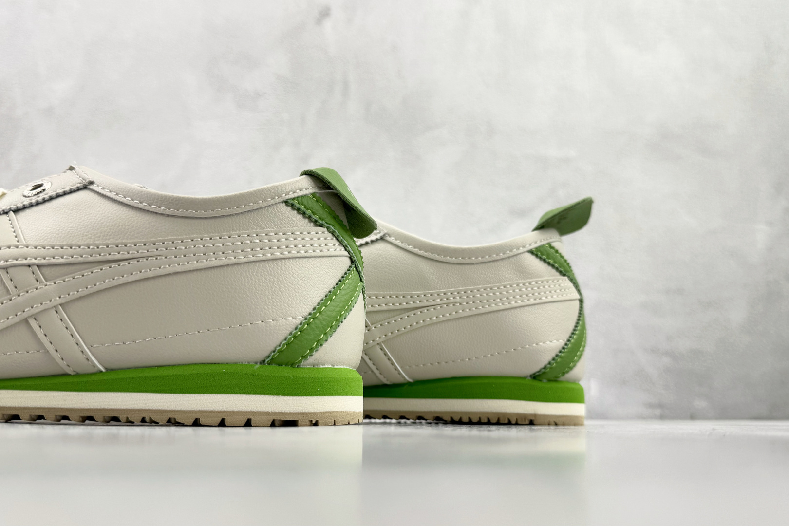 渠道特供 Onitsuka Tiger鬼塚虎 MEXICO 66 SD 米绿 1183A872-116-莆田鞋,莆田鞋货源,高仿鞋,高仿鞋货源,安福档口,莆田高仿鞋,莆田鞋批发,高仿鞋批发,莆田高仿运动鞋,高仿运动鞋,莆田运动鞋 渠道特供 Onitsuka Tiger鬼塚虎 MEXICO 66 SD 米绿 1183A872-116