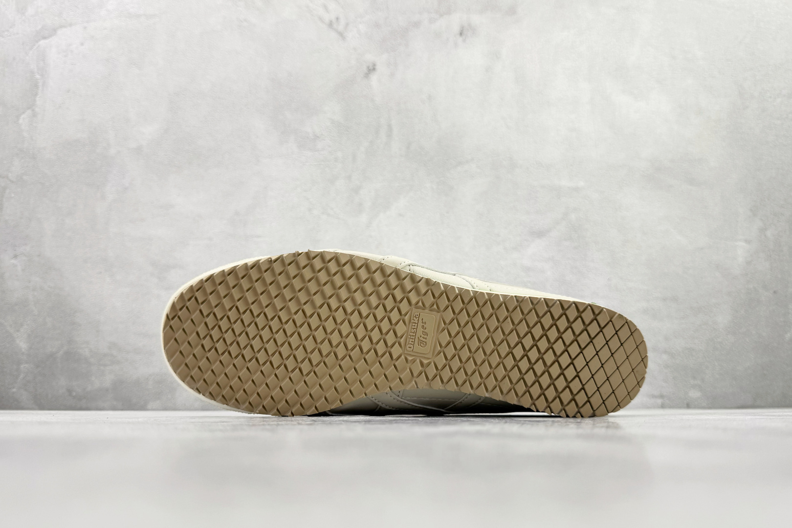 渠道特供 Onitsuka Tiger鬼塚虎 MEXICO 66 SD 米绿 1183A872-116-莆田鞋,莆田鞋货源,高仿鞋,高仿鞋货源,安福档口,莆田高仿鞋,莆田鞋批发,高仿鞋批发,莆田高仿运动鞋,高仿运动鞋,莆田运动鞋 渠道特供 Onitsuka Tiger鬼塚虎 MEXICO 66 SD 米绿 1183A872-116