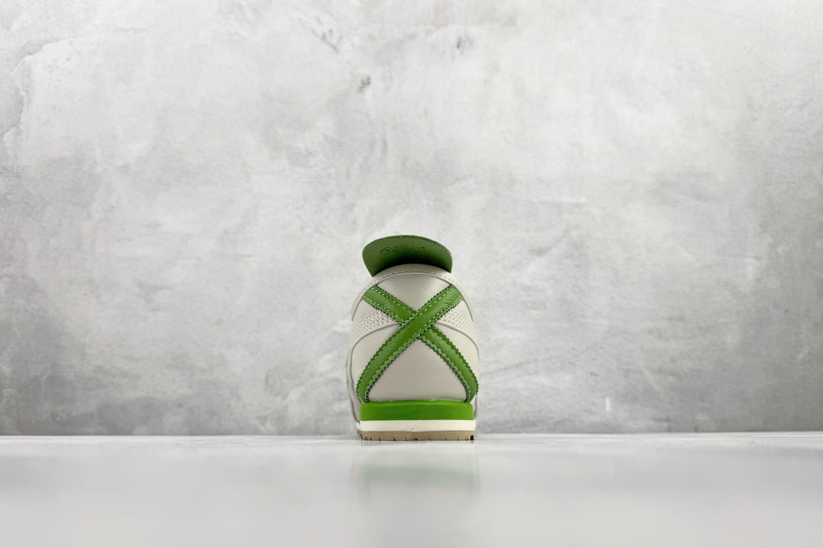 渠道特供 Onitsuka Tiger鬼塚虎 MEXICO 66 SD 米绿 1183A872-116-莆田鞋,莆田鞋货源,高仿鞋,高仿鞋货源,安福档口,莆田高仿鞋,莆田鞋批发,高仿鞋批发,莆田高仿运动鞋,高仿运动鞋,莆田运动鞋 渠道特供 Onitsuka Tiger鬼塚虎 MEXICO 66 SD 米绿 1183A872-116