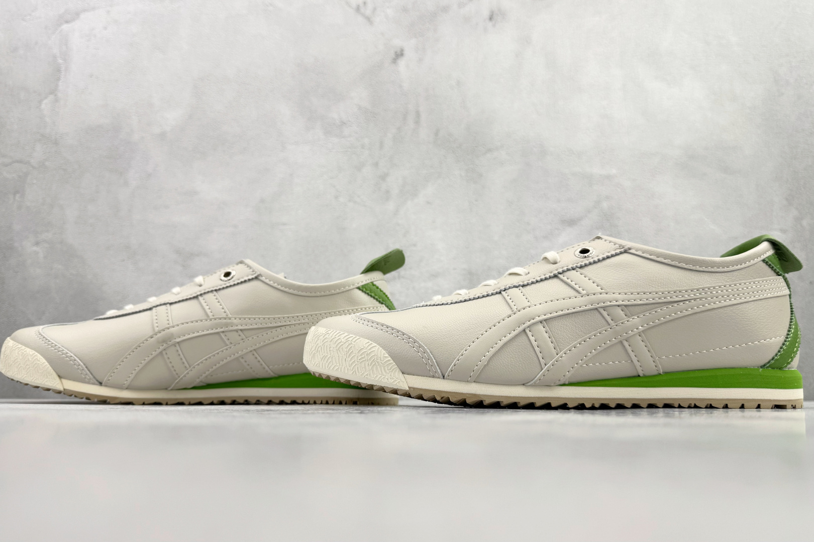渠道特供 Onitsuka Tiger鬼塚虎 MEXICO 66 SD 米绿 1183A872-116-莆田鞋,莆田鞋货源,高仿鞋,高仿鞋货源,安福档口,莆田高仿鞋,莆田鞋批发,高仿鞋批发,莆田高仿运动鞋,高仿运动鞋,莆田运动鞋 渠道特供 Onitsuka Tiger鬼塚虎 MEXICO 66 SD 米绿 1183A872-116