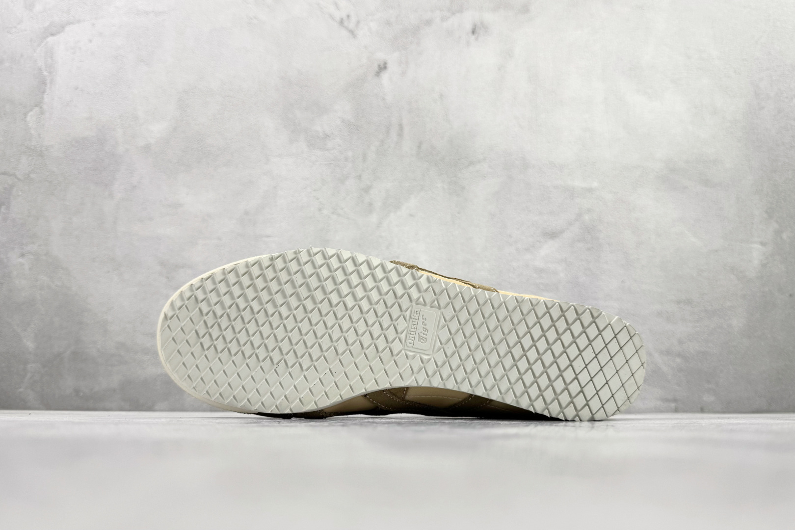 渠道特供 Onitsuka Tiger鬼塚虎 MEXICO 66 NM 卡其色 1183C176-200