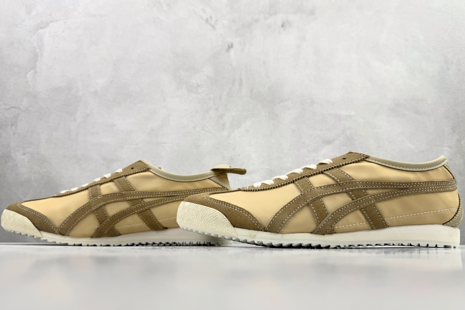 渠道特供 Onitsuka Tiger鬼塚虎 MEXICO 66 NM 卡其色 1183C176-200