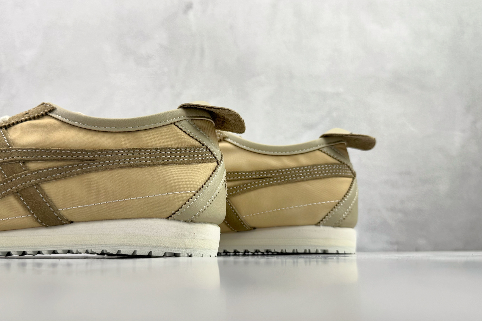 渠道特供 Onitsuka Tiger鬼塚虎 MEXICO 66 NM 卡其色 1183C176-200