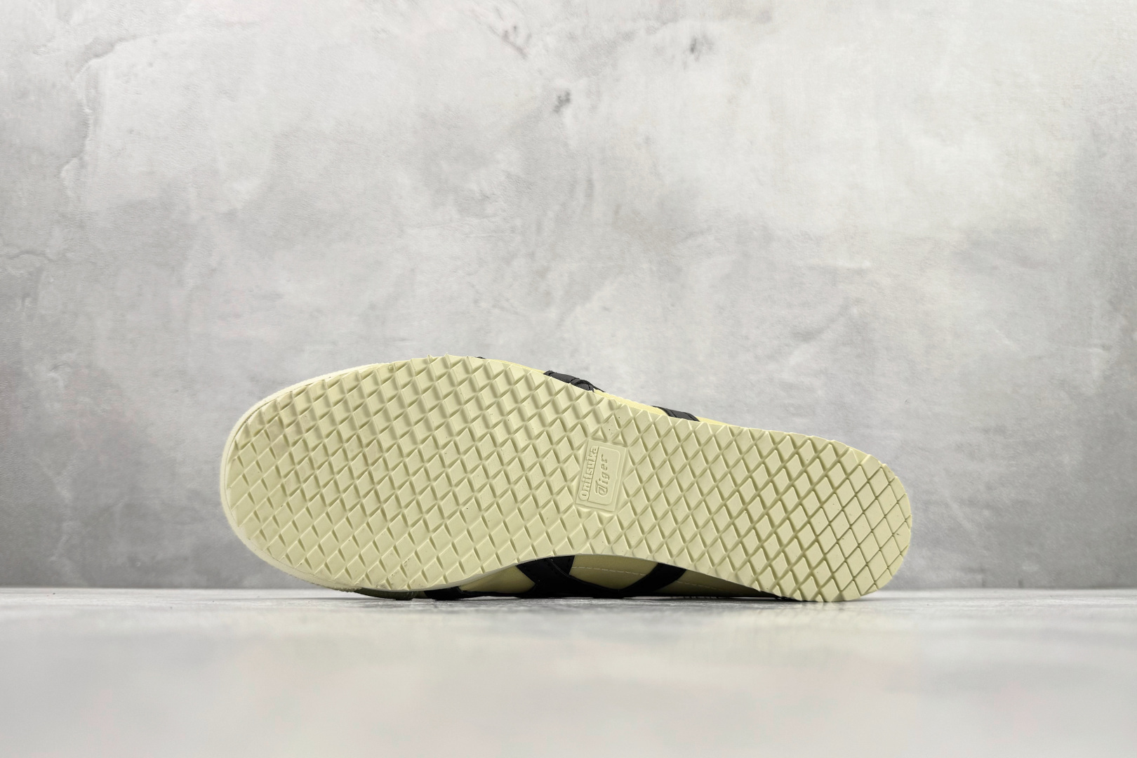 渠道特供 Onitsuka Tiger鬼塚虎 MEXICO 66 NM 绿黑色 1183C460-300