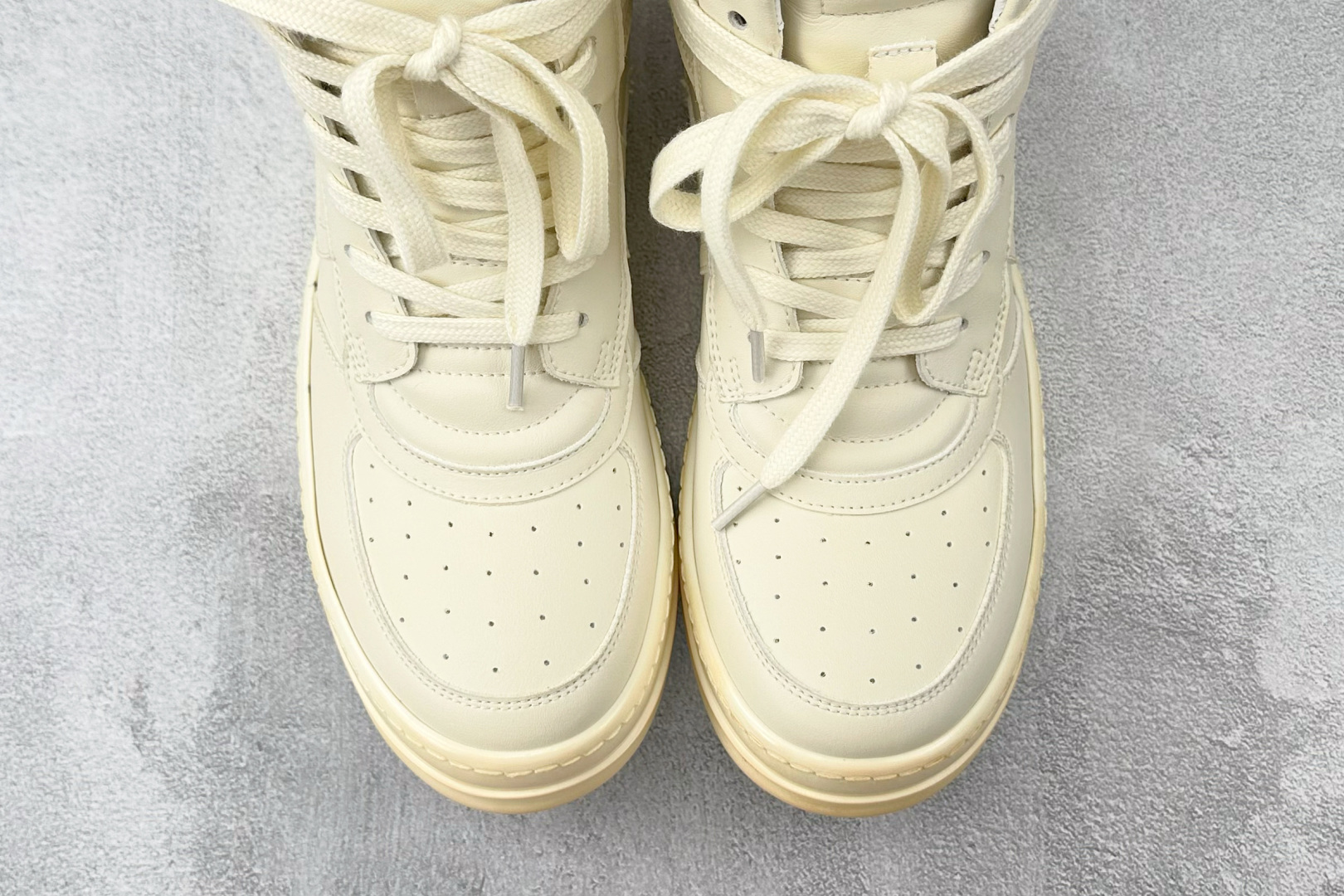 RICK OWENS/RO JUMBO LACE PADDED SNEAKS 米白 RU02C112-莆田鞋,莆田鞋货源,高仿鞋,高仿鞋货源,安福档口,莆田高仿鞋,莆田鞋批发,高仿鞋批发,莆田高仿运动鞋,高仿运动鞋,莆田运动鞋 RICK OWENS/RO JUMBO LACE PADDED SNEAKS 米白 RU02C112