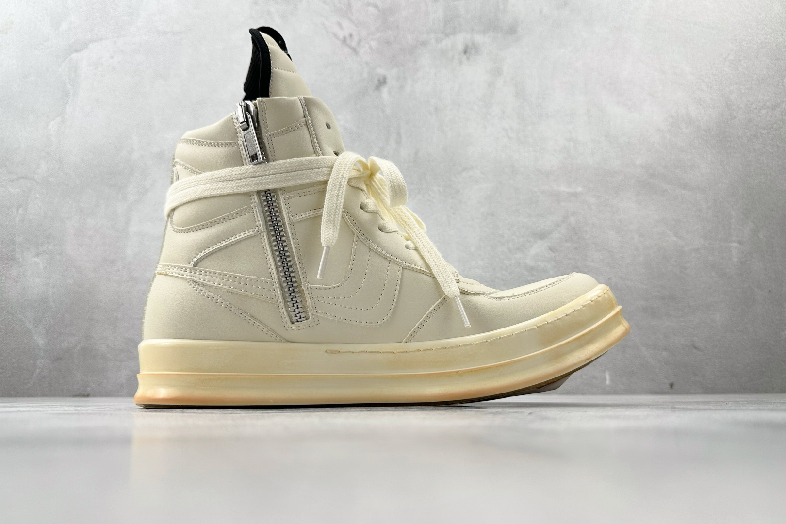 RICK OWENS/RO JUMBO LACE PADDED SNEAKS 米白 RU02C112-莆田鞋,莆田鞋货源,高仿鞋,高仿鞋货源,安福档口,莆田高仿鞋,莆田鞋批发,高仿鞋批发,莆田高仿运动鞋,高仿运动鞋,莆田运动鞋 RICK OWENS/RO JUMBO LACE PADDED SNEAKS 米白 RU02C112