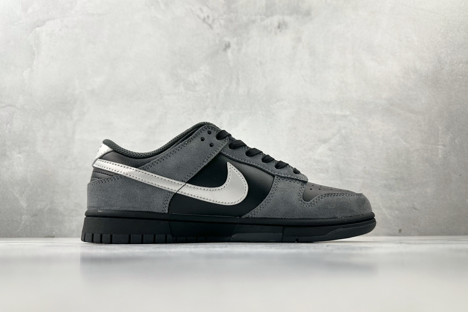 Nike Dunk Low 黑银 II7636-001