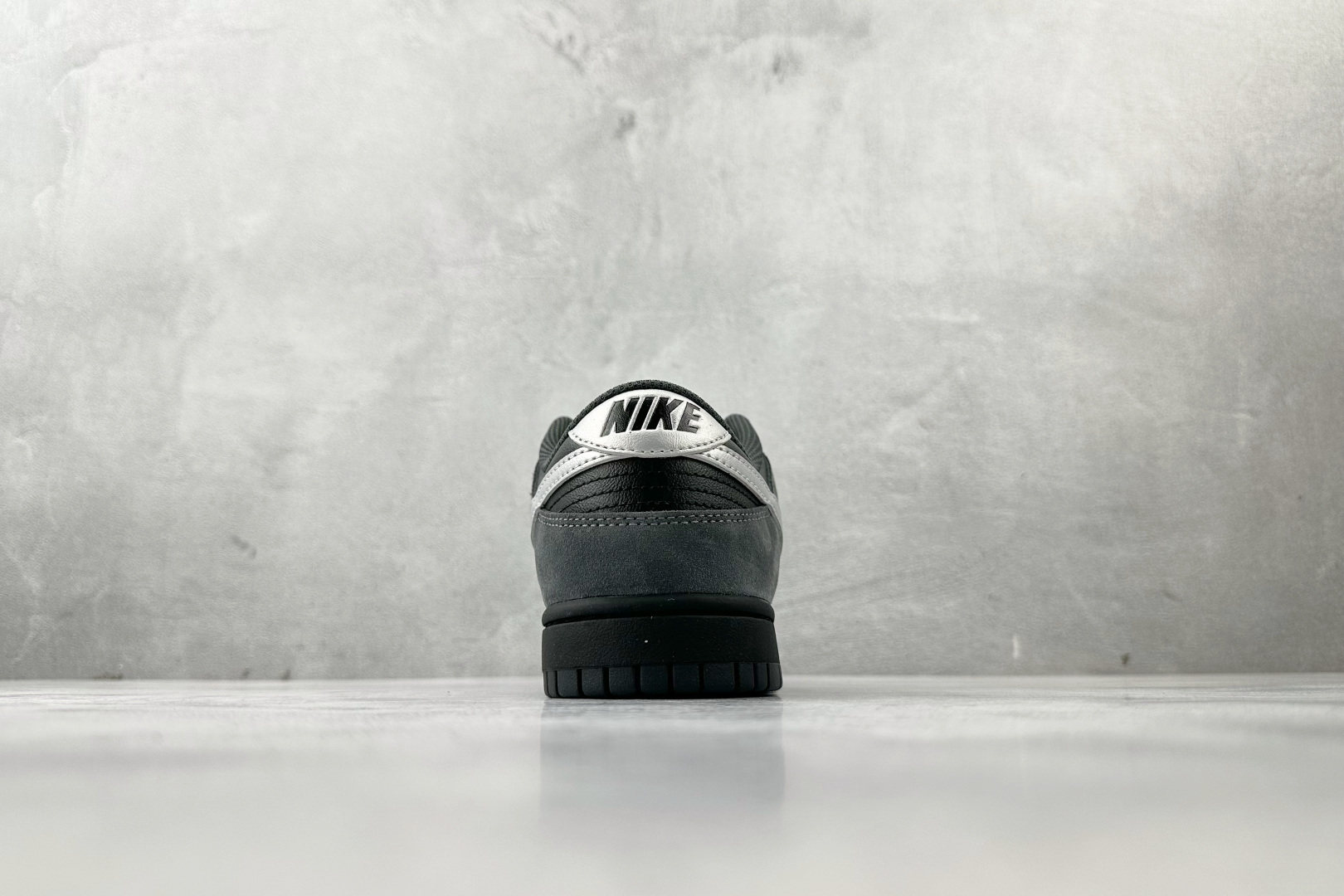 Nike Dunk Low 黑银 II7636-001