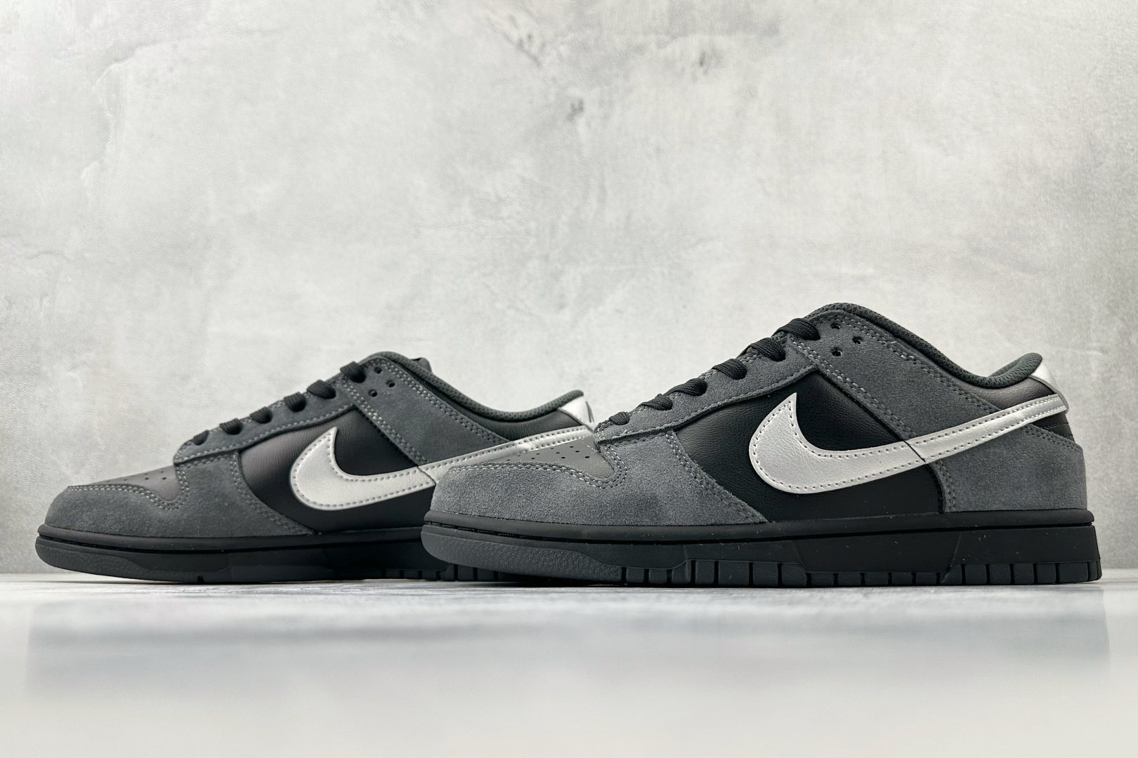 Nike Dunk Low 黑银 II7636-001