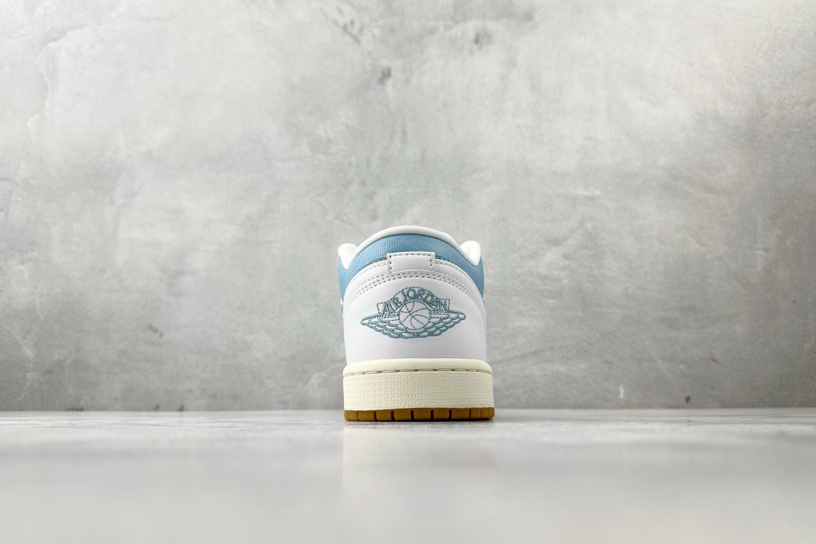 Jordan Air Jordan 1 Low 丹宁 蓝白色 HQ2004-400