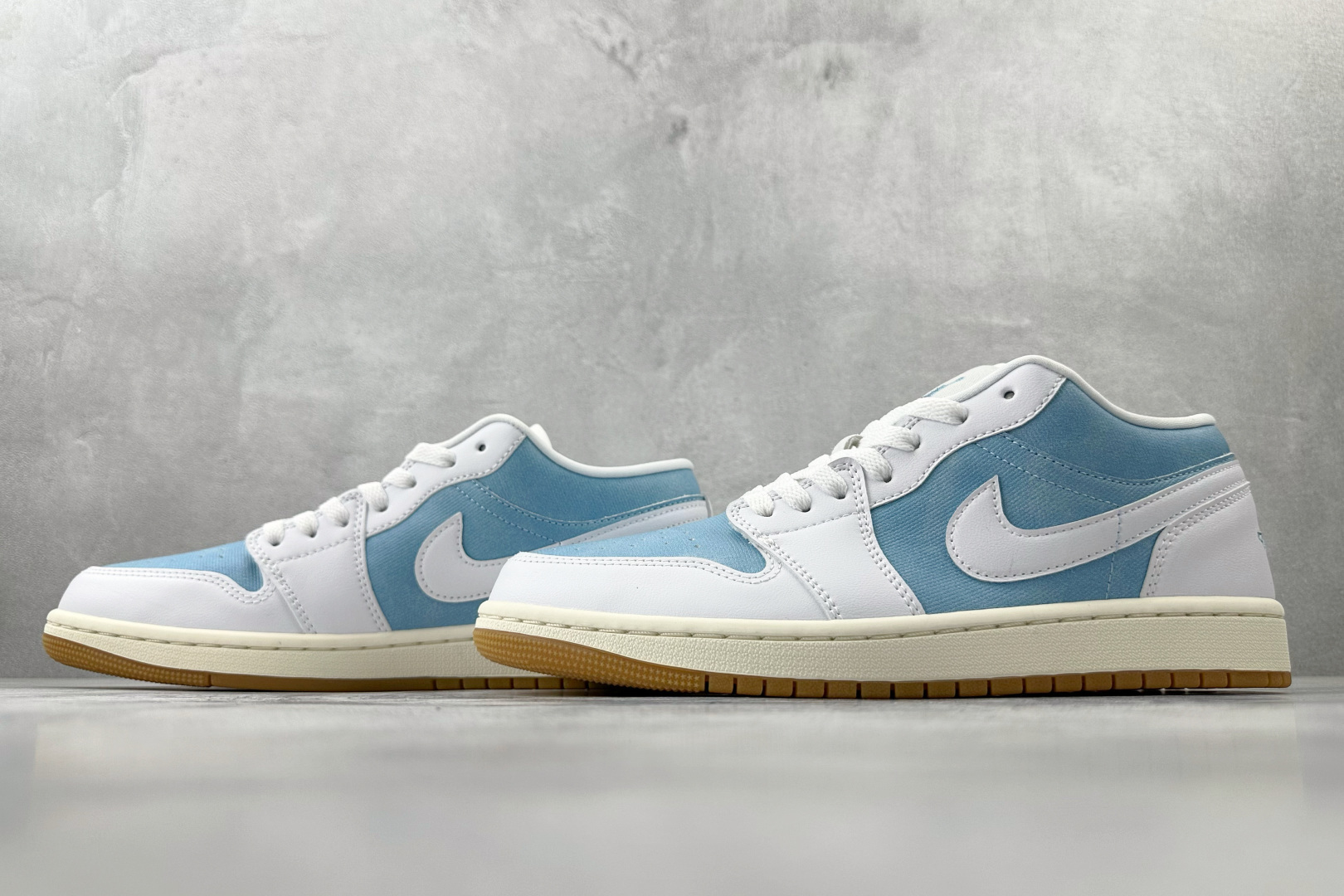 Jordan Air Jordan 1 Low 丹宁 蓝白色 HQ2004-400
