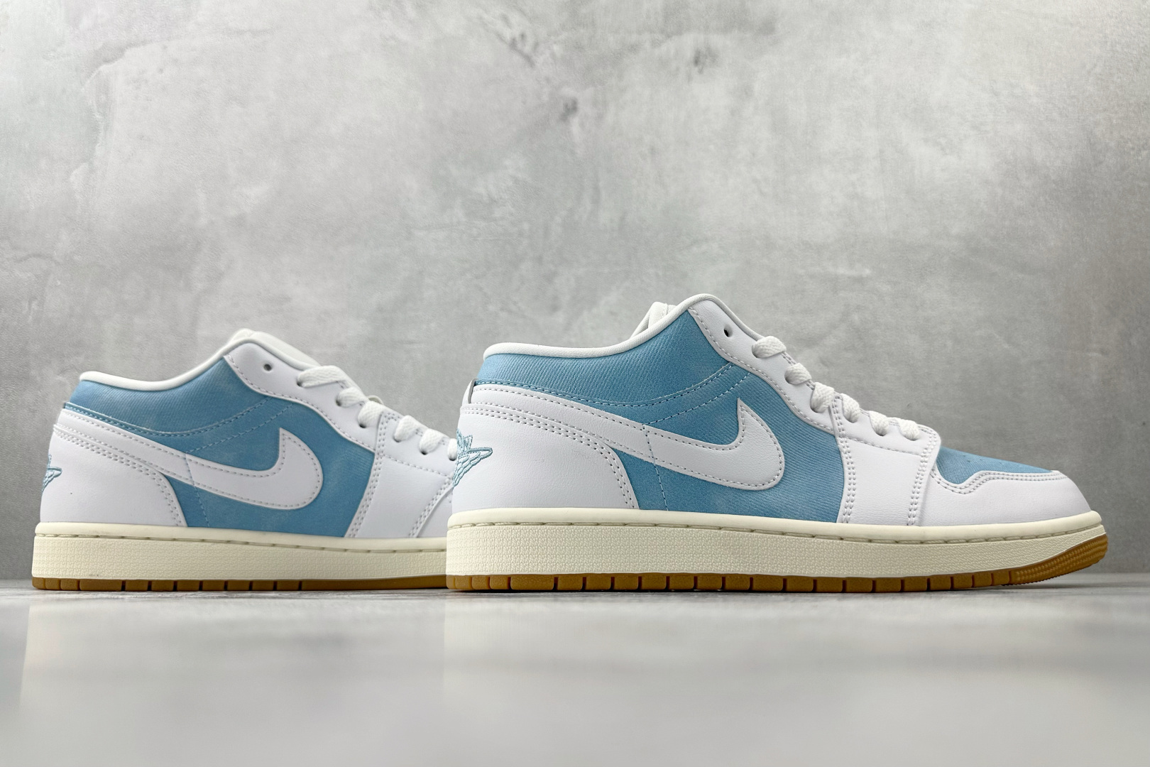 Jordan Air Jordan 1 Low 丹宁 蓝白色 HQ2004-400
