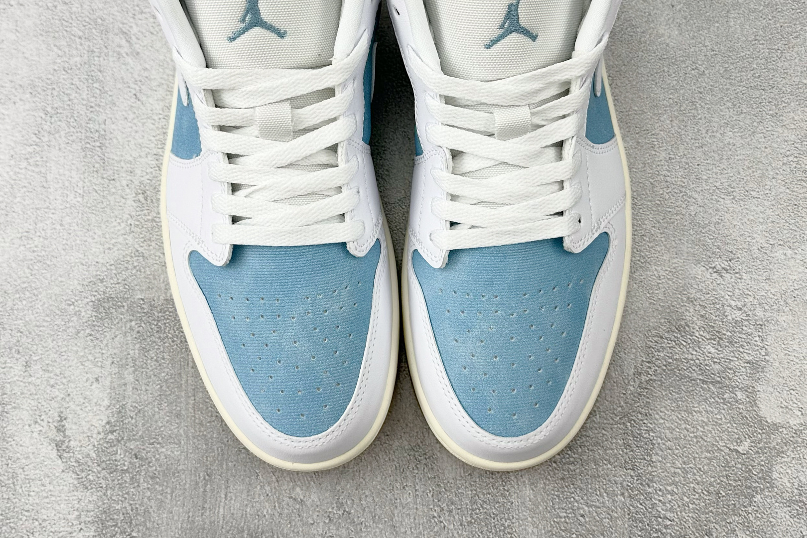 Jordan Air Jordan 1 Low 丹宁 蓝白色 HQ2004-400