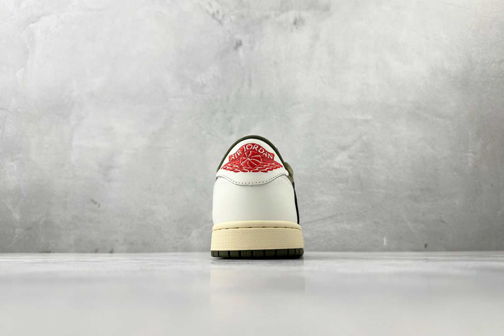 全新版本升级 Travis Scott x Jordan Air Jordan 1 倒钩 8.0 Low ”Medium Olive” 米绿 DM7866-200-莆田鞋,莆田鞋货源,高仿鞋,高仿鞋货源,安福档口,莆田高仿鞋,莆田鞋批发,高仿鞋批发,莆田高仿运动鞋,高仿运动鞋,莆田运动鞋 全新版本升级 Travis Scott x Jordan Air Jordan 1 倒钩 8.0 Low ”Medium Olive” 米绿 DM7866-200