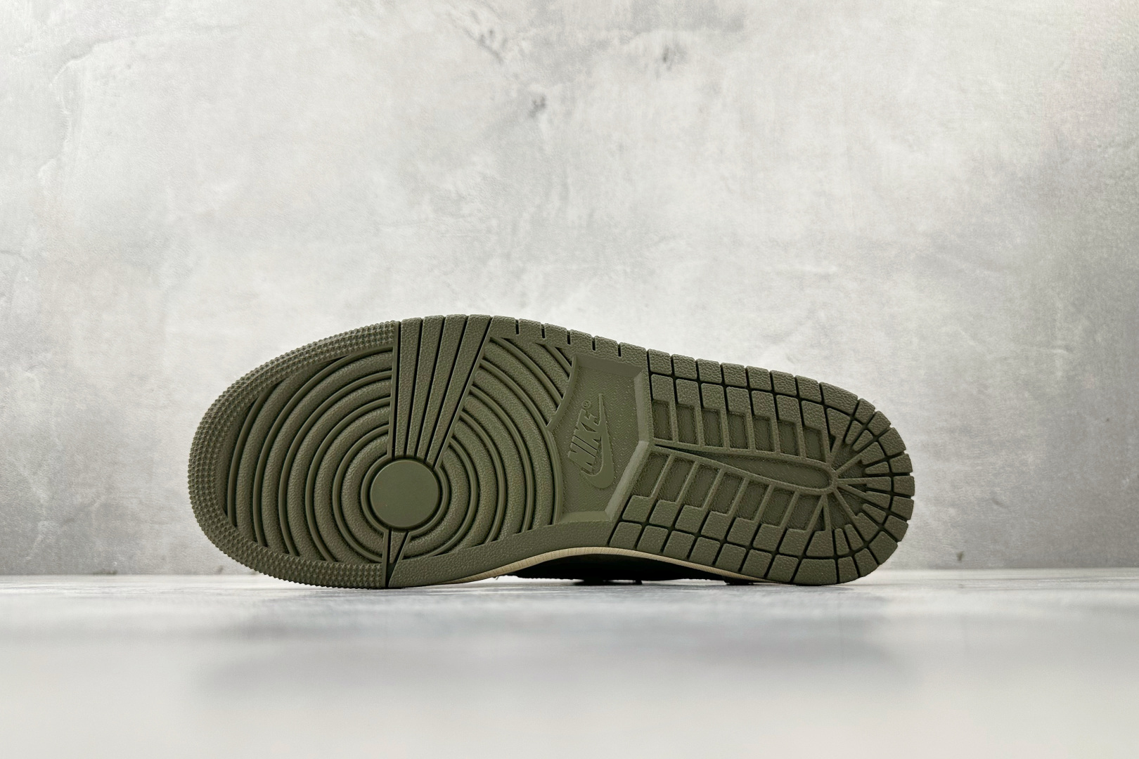 全新版本升级 Travis Scott x Jordan Air Jordan 1 倒钩 8.0 Low ”Medium Olive” 米绿 DM7866-200-莆田鞋,莆田鞋货源,高仿鞋,高仿鞋货源,安福档口,莆田高仿鞋,莆田鞋批发,高仿鞋批发,莆田高仿运动鞋,高仿运动鞋,莆田运动鞋 全新版本升级 Travis Scott x Jordan Air Jordan 1 倒钩 8.0 Low ”Medium Olive” 米绿 DM7866-200