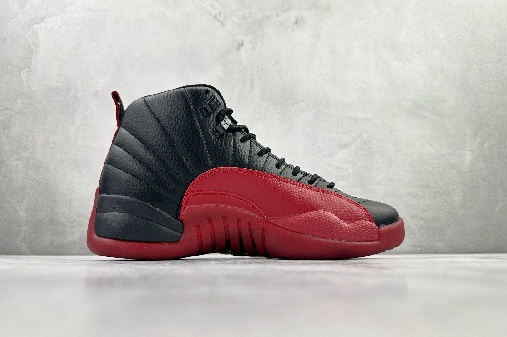 Jordan Air Jordan 12 Retro Flu Game “病倒”黑红色 2025年版 CT8013-002-莆田鞋,莆田鞋货源,高仿鞋,高仿鞋货源,安福档口,莆田高仿鞋,莆田鞋批发,高仿鞋批发,莆田高仿运动鞋,高仿运动鞋,莆田运动鞋 Jordan Air Jordan 12 Retro Flu Game “病倒”黑红色 2025年版 CT8013-002