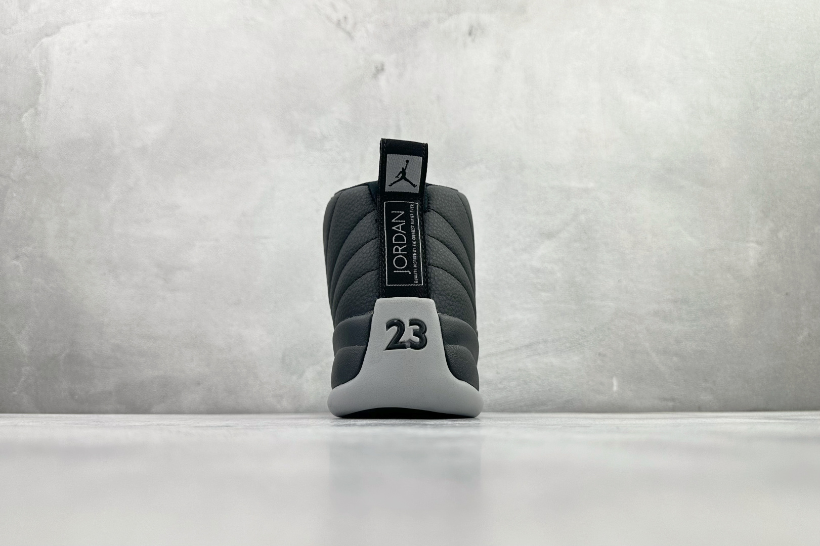 Jordan Air Jordan 12 Retro Black and Woif Grey 黑灰 CT8013-010