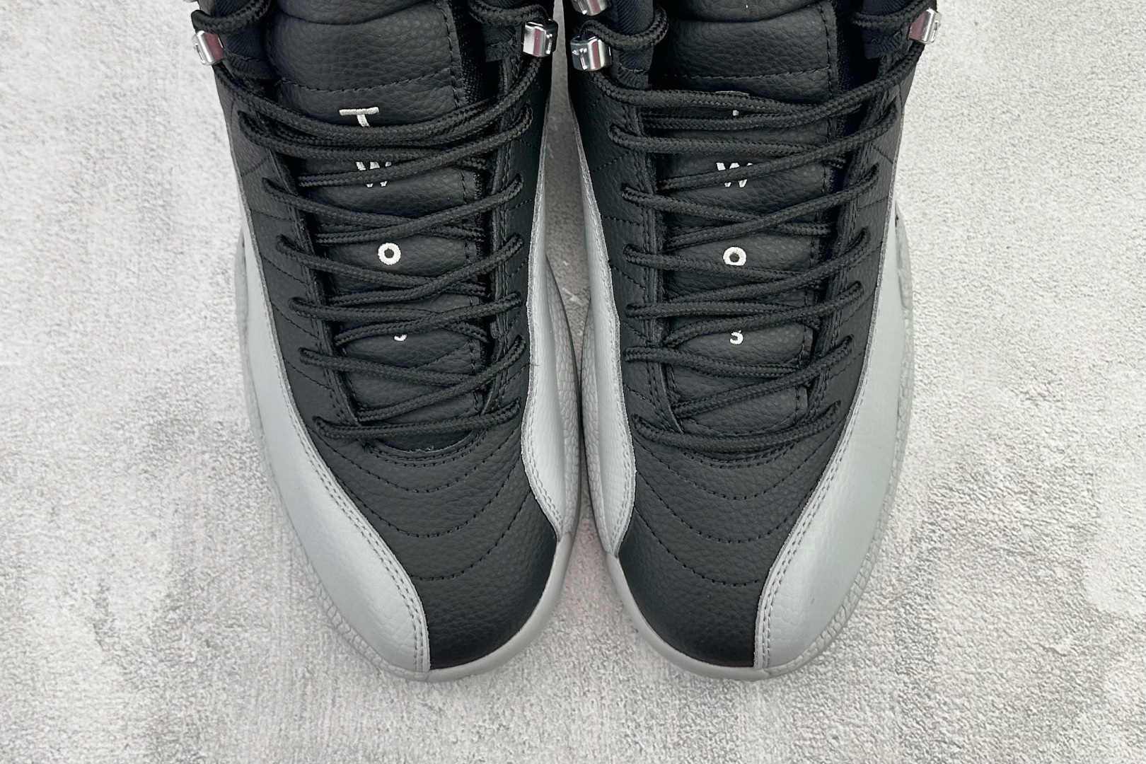 Jordan Air Jordan 12 Retro Black and Woif Grey 黑灰 CT8013-010