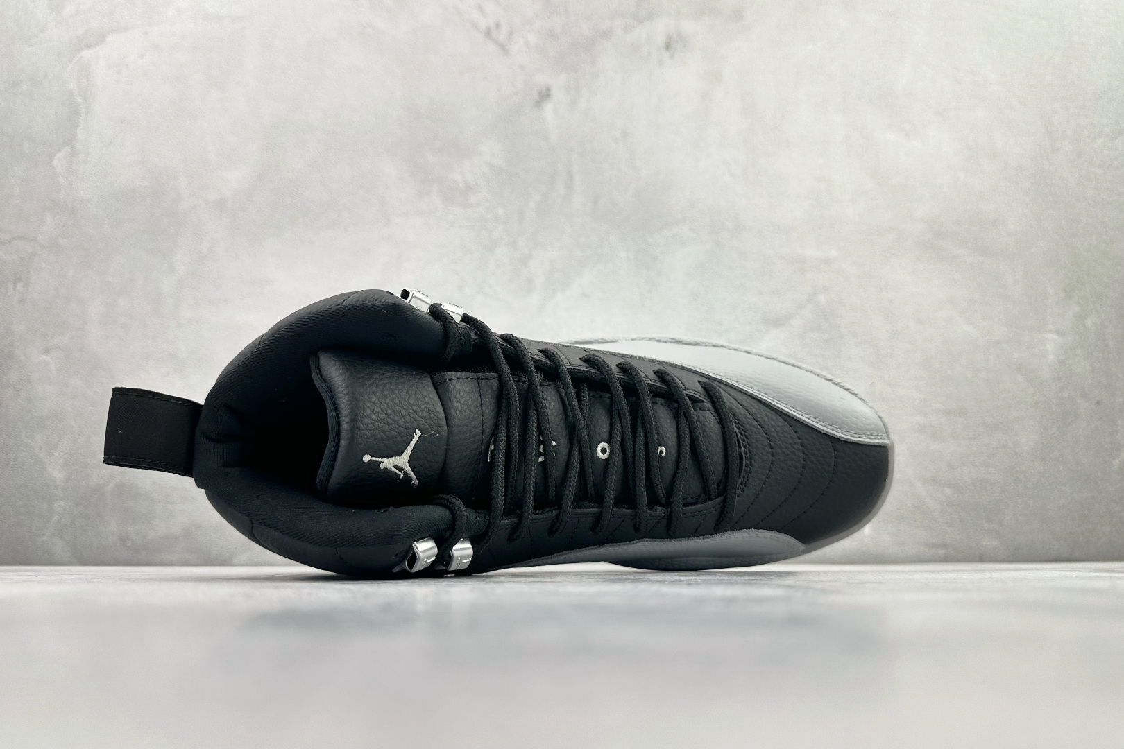 Jordan Air Jordan 12 Retro Black and Woif Grey 黑灰 CT8013-010