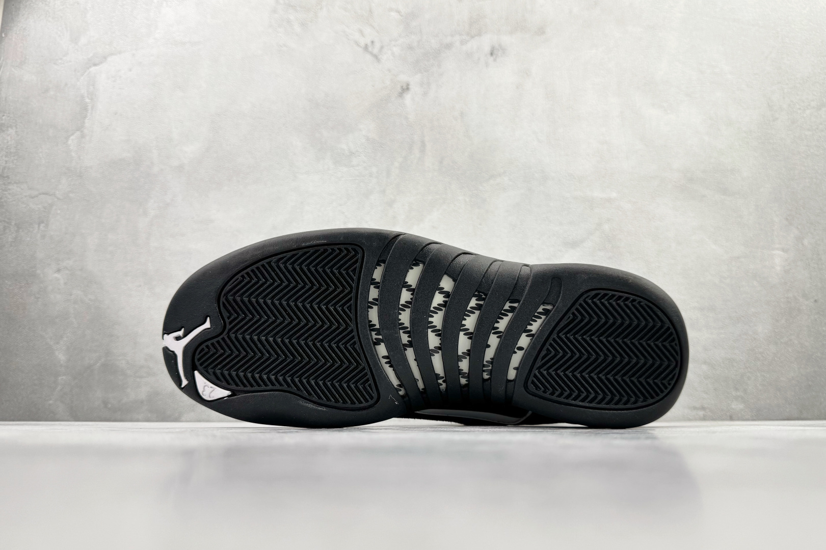 Jordan Air Jordan 12 Retro 黑金 130690-013