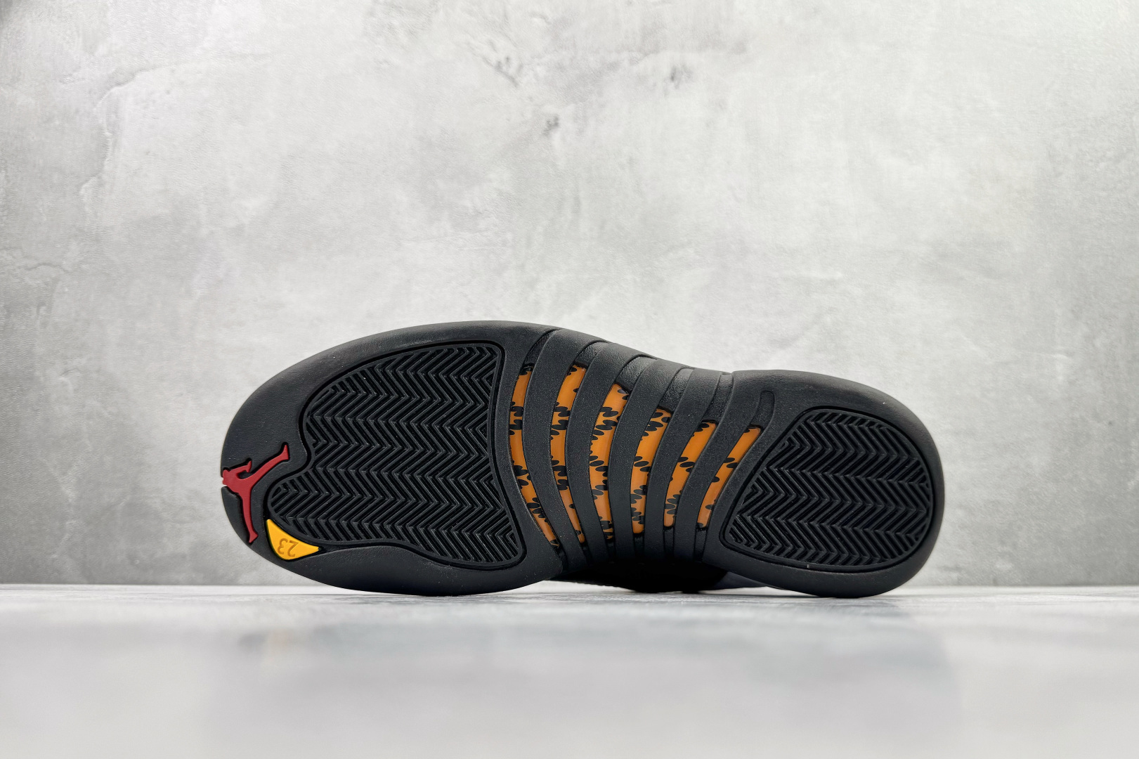 Jordan Air Jordan 12 Retro 白黑 CT8013-117 Jordan Air Jordan 12 Retro 白黑 CT8013-117