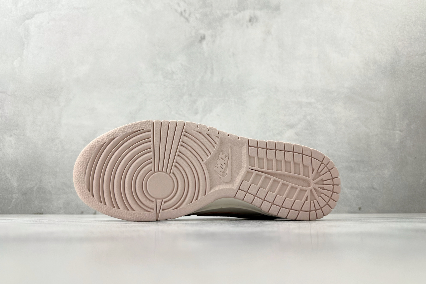Nike Dunk Low 柔雾粉 IM6572-602