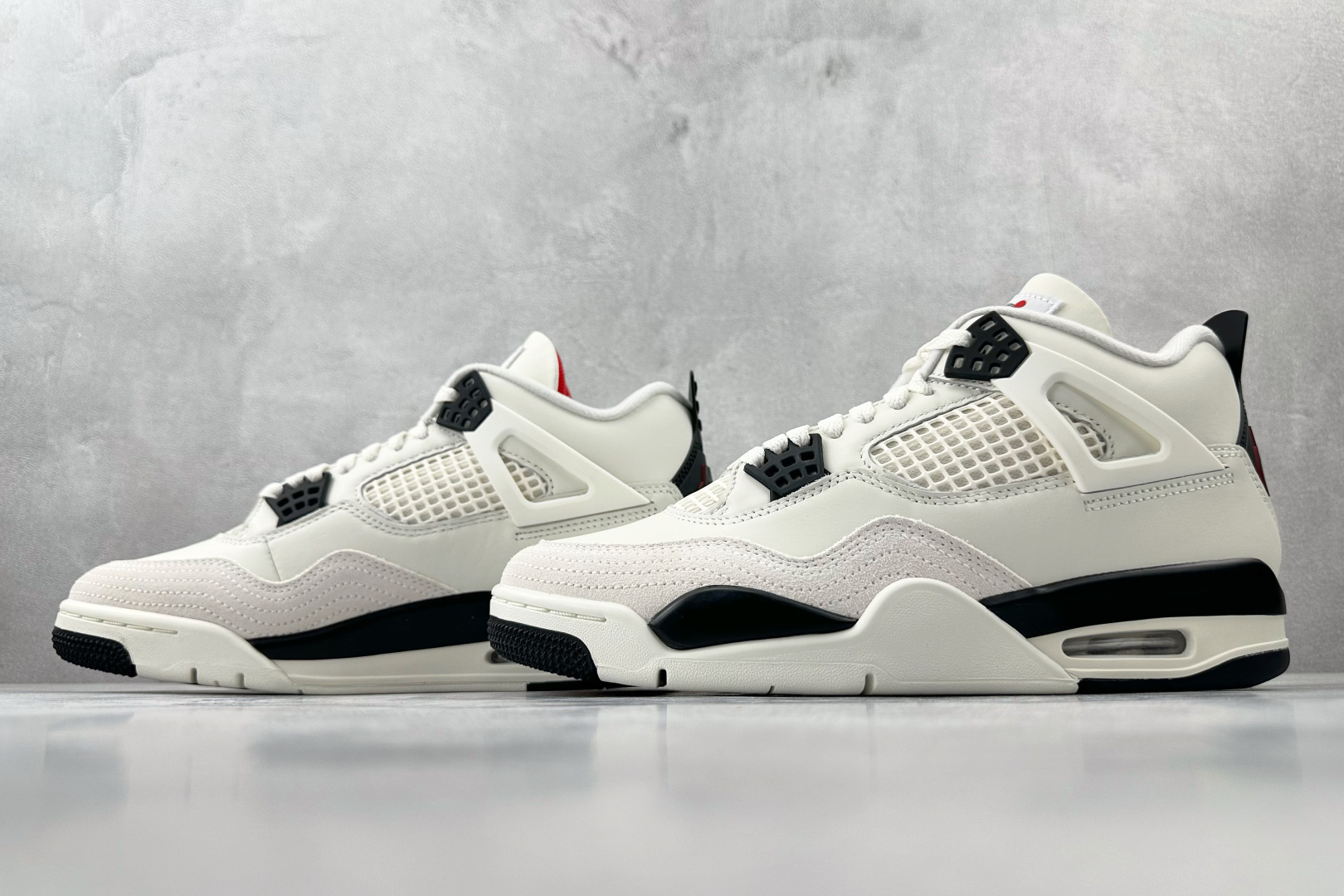 顶级纯原 完美复刻 Jordan Air Jordan 4 Retro 黑白 IM4002-100
