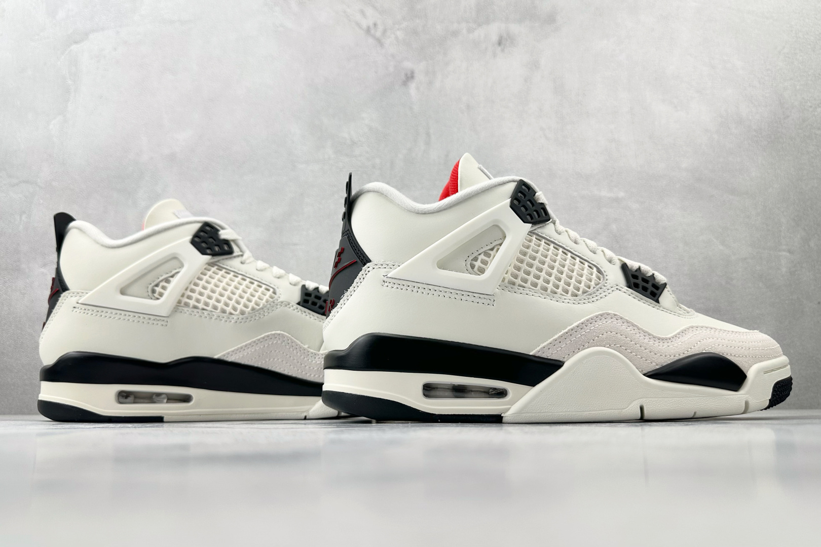 顶级纯原 完美复刻 Jordan Air Jordan 4 Retro 黑白 IM4002-100