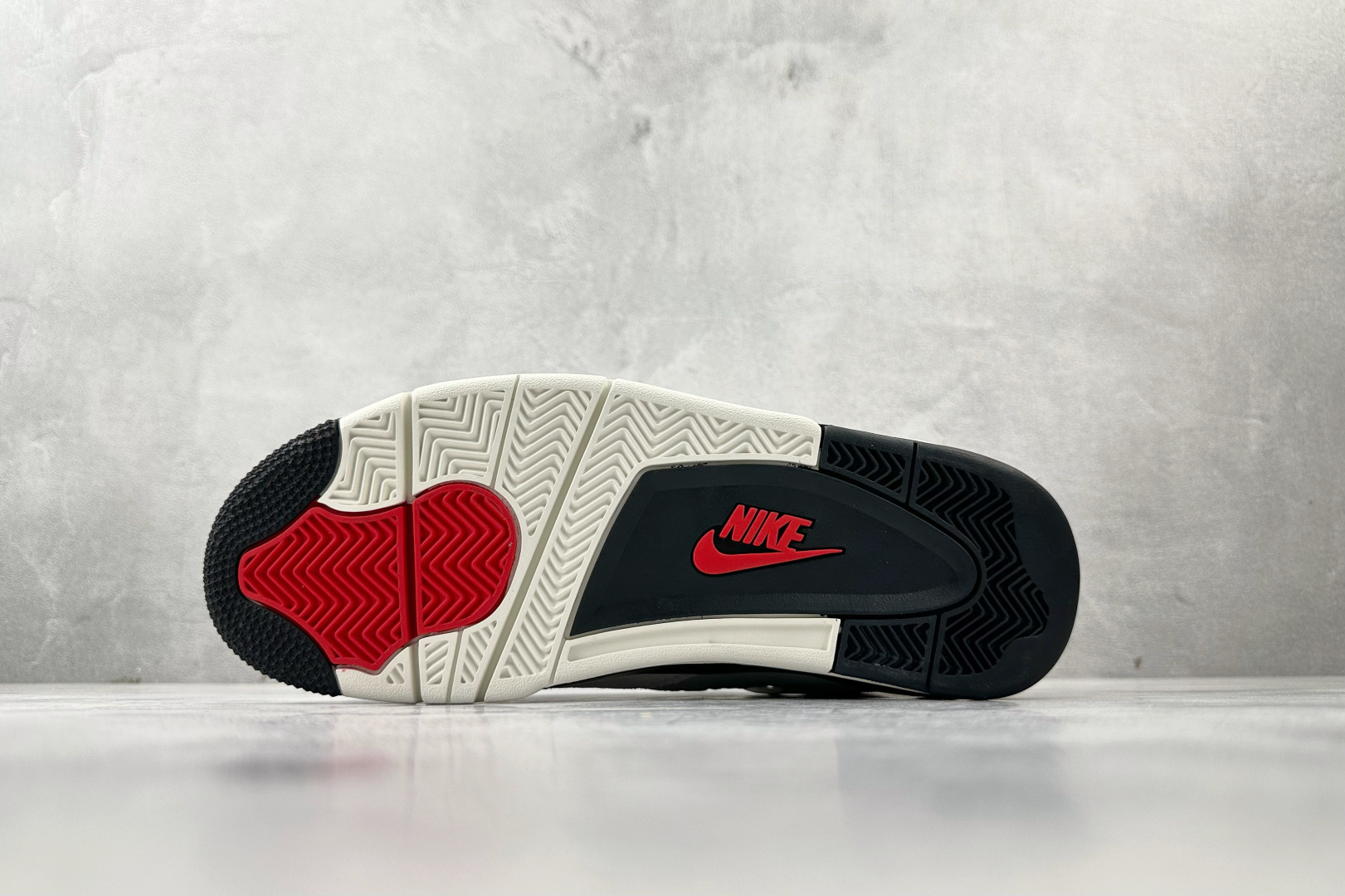 顶级纯原 完美复刻 Jordan Air Jordan 4 Retro 黑白 IM4002-100