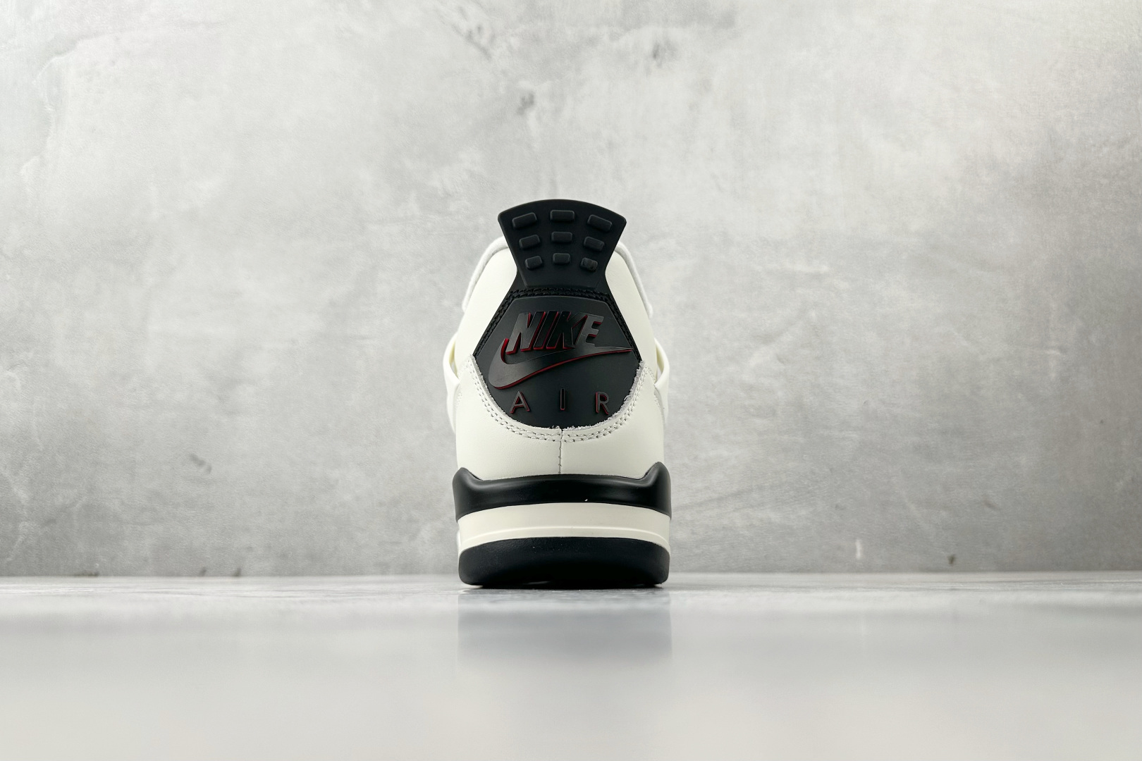 顶级纯原 完美复刻 Jordan Air Jordan 4 Retro 黑白 IM4002-100