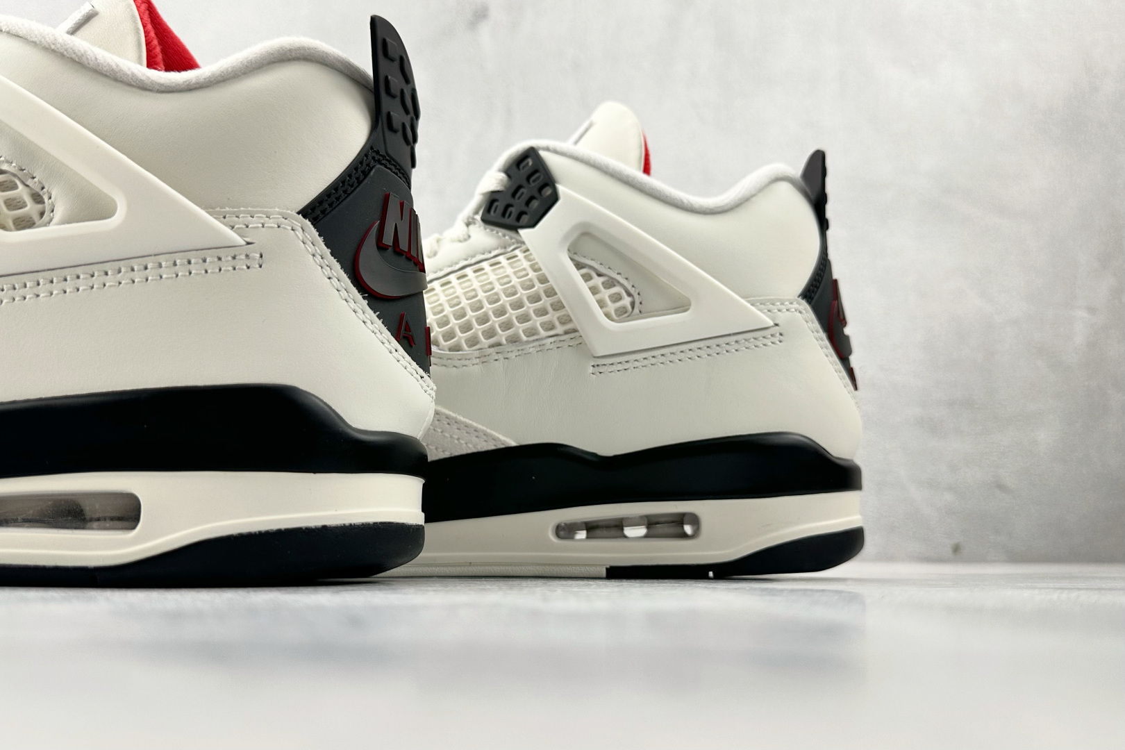 顶级纯原 完美复刻 Jordan Air Jordan 4 Retro 黑白 IM4002-100