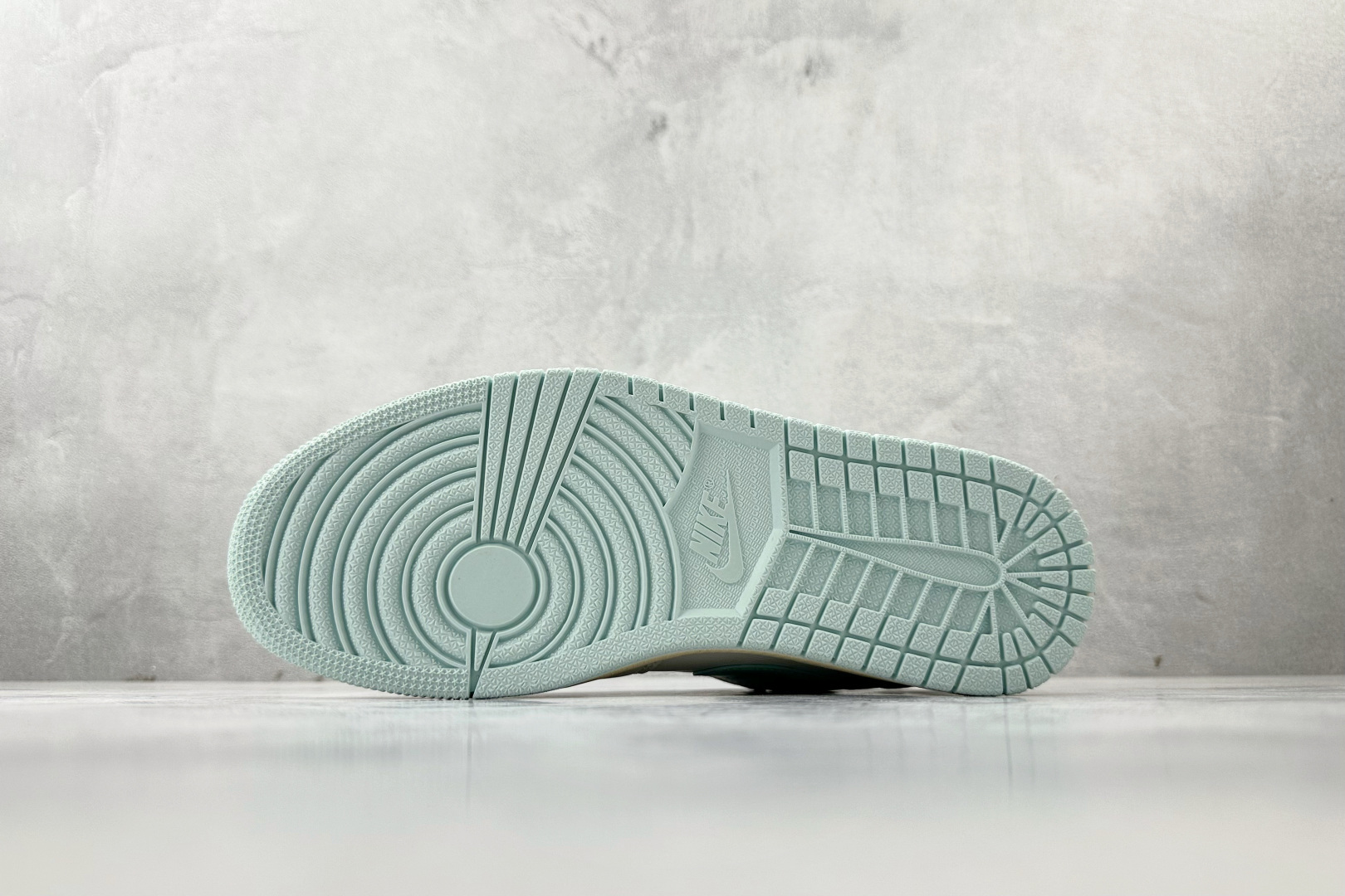 Jordan Air Jordan 1 Low 米白薄荷绿 DC0774-134 Jordan Air Jordan 1 Low 米白薄荷绿 DC0774-134
