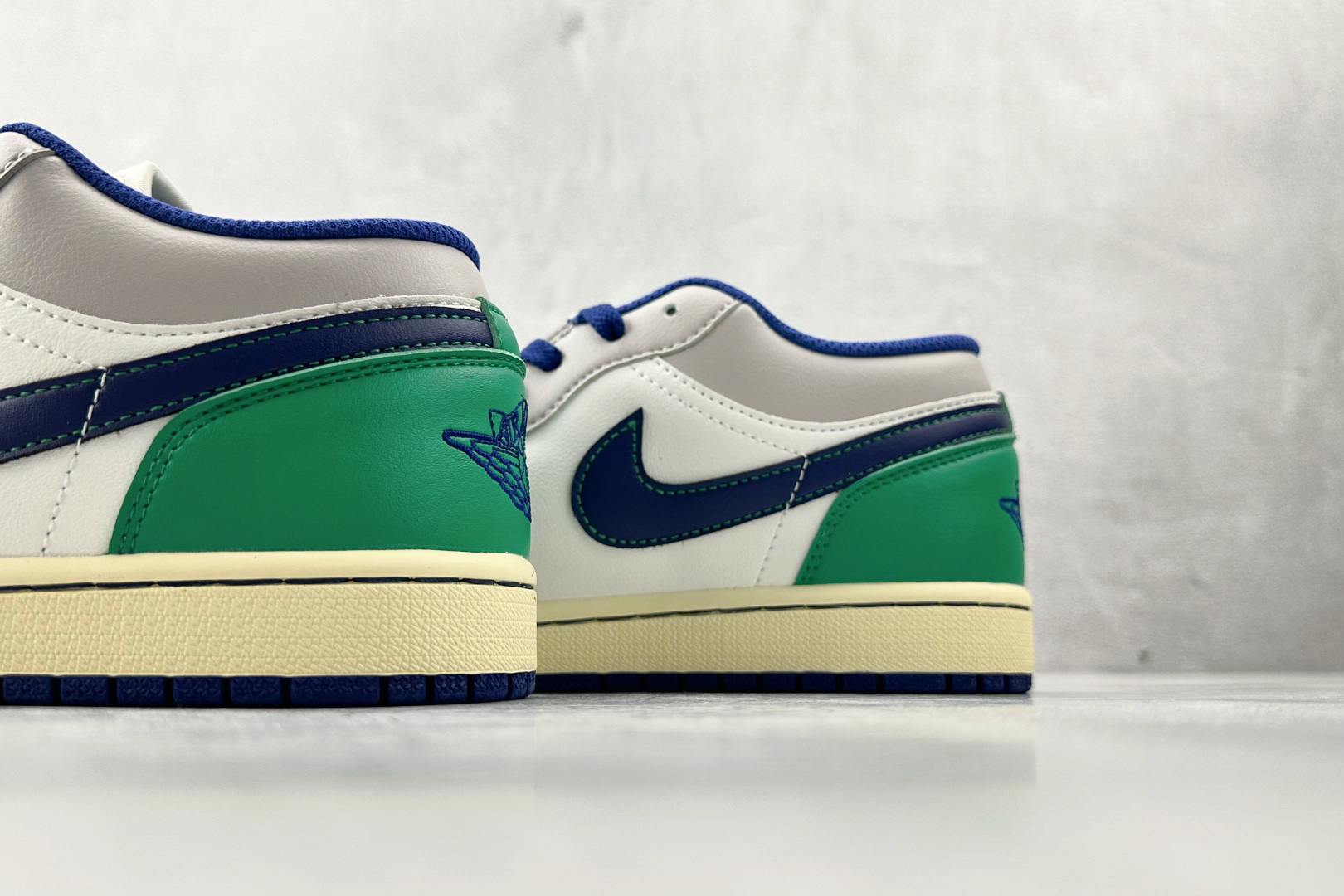 Jordan Air Jordan 1 Low 蓝绿白 553558-147 Jordan Air Jordan 1 Low 蓝绿白 553558-147