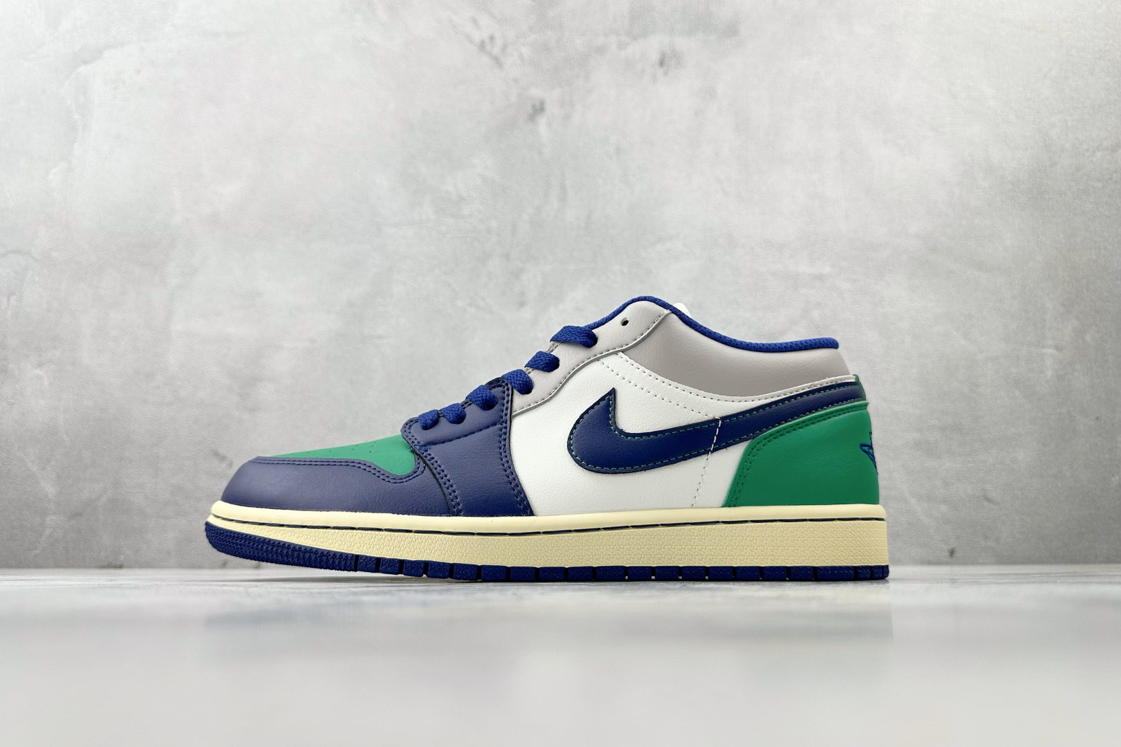 Jordan Air Jordan 1 Low 蓝绿白 553558-147 Jordan Air Jordan 1 Low 蓝绿白 553558-147