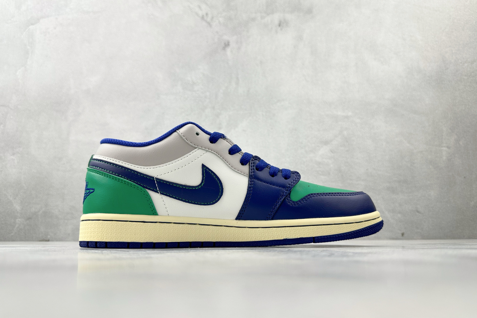 Jordan Air Jordan 1 Low 蓝绿白 553558-147 Jordan Air Jordan 1 Low 蓝绿白 553558-147