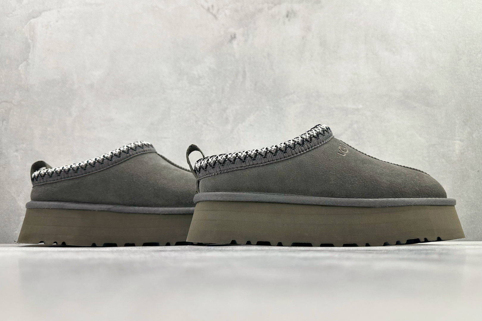 UGG Tazz 灰色 1122553-GREY UGG Tazz 灰色 1122553-GREY