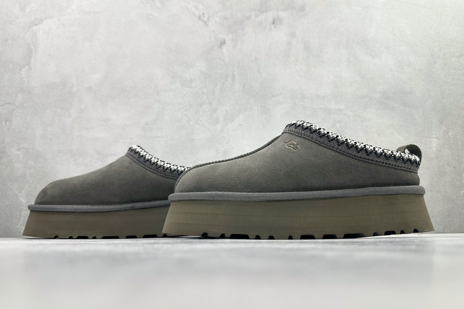 UGG Tazz 灰色 1122553-GREY UGG Tazz 灰色 1122553-GREY