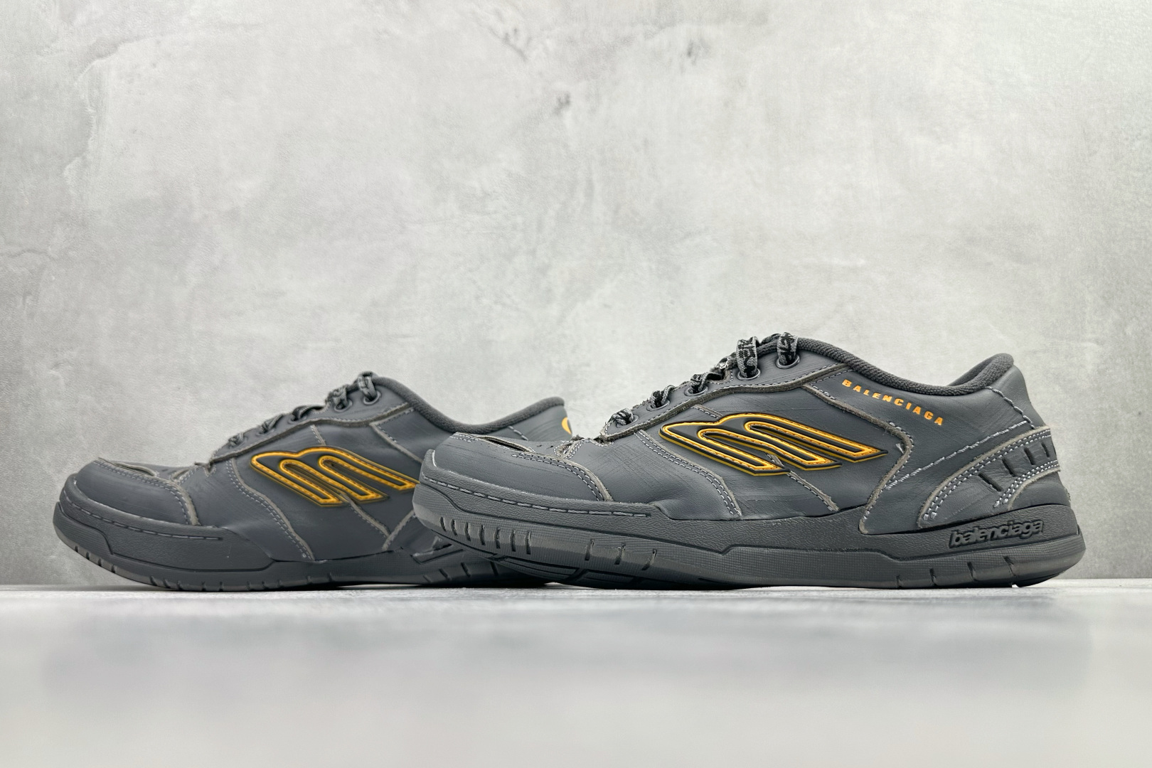 PK 【纯原】 全新工厂开发 Balenciaga巴黎世家 Hamptons Worn-Out 灰色货号