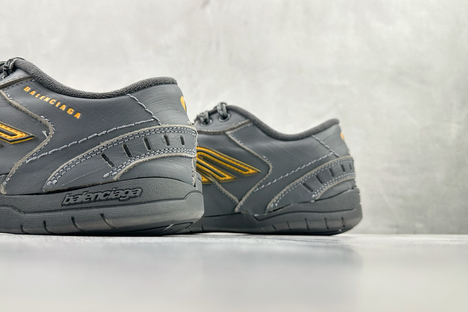 PK 【纯原】 全新工厂开发 Balenciaga巴黎世家 Hamptons Worn-Out 灰色货号