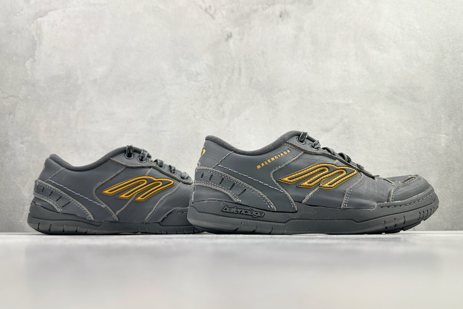 PK 【纯原】 全新工厂开发 Balenciaga巴黎世家 Hamptons Worn-Out 灰色货号