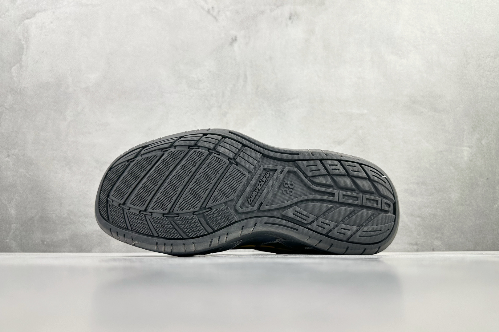 PK 【纯原】 全新工厂开发 Balenciaga巴黎世家 Hamptons Worn-Out 灰色货号