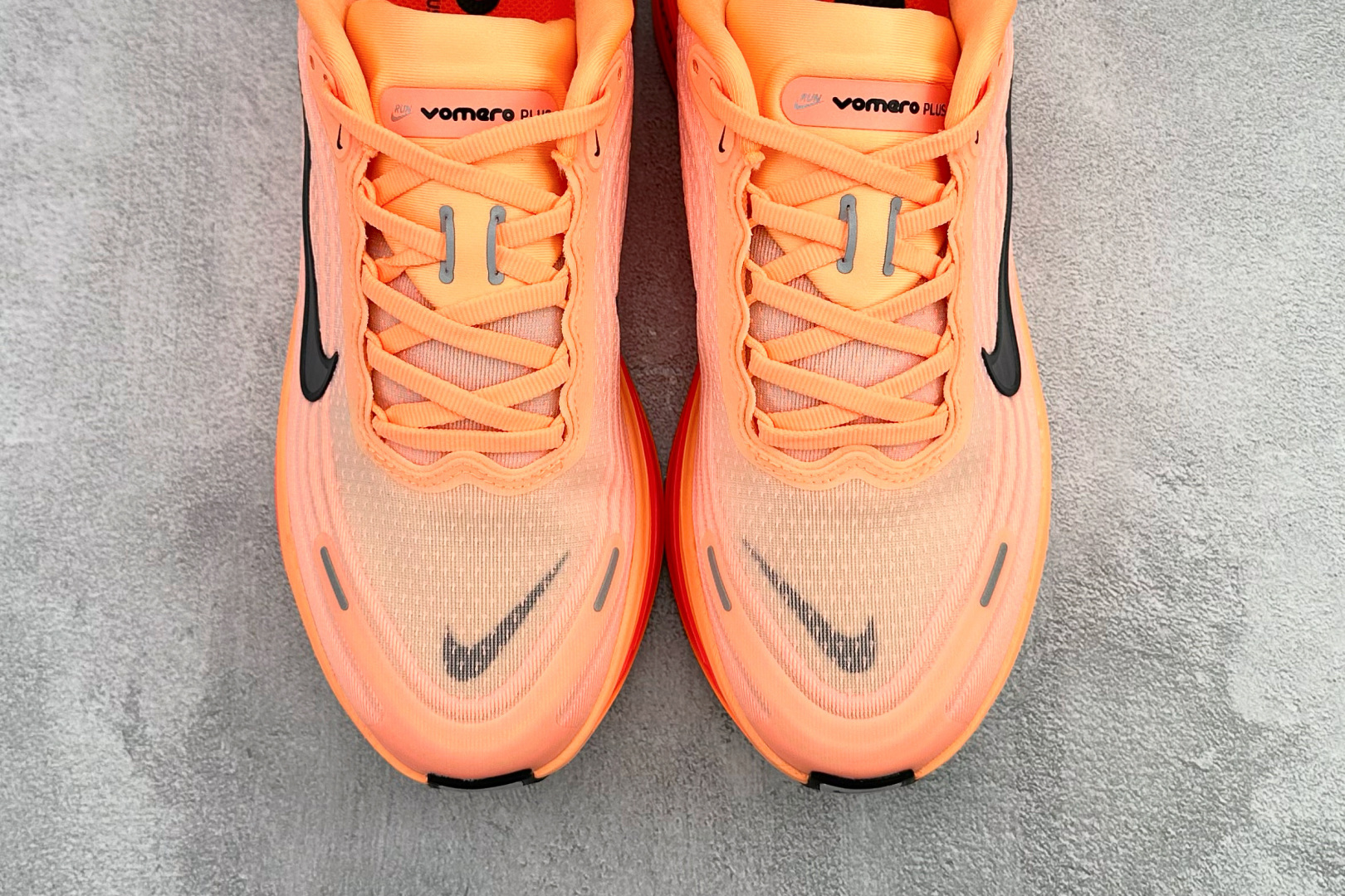 GT 【纯原】全套数据私模 Nike Vomero Plus 橙色货号：HV8150-801尺码：39 