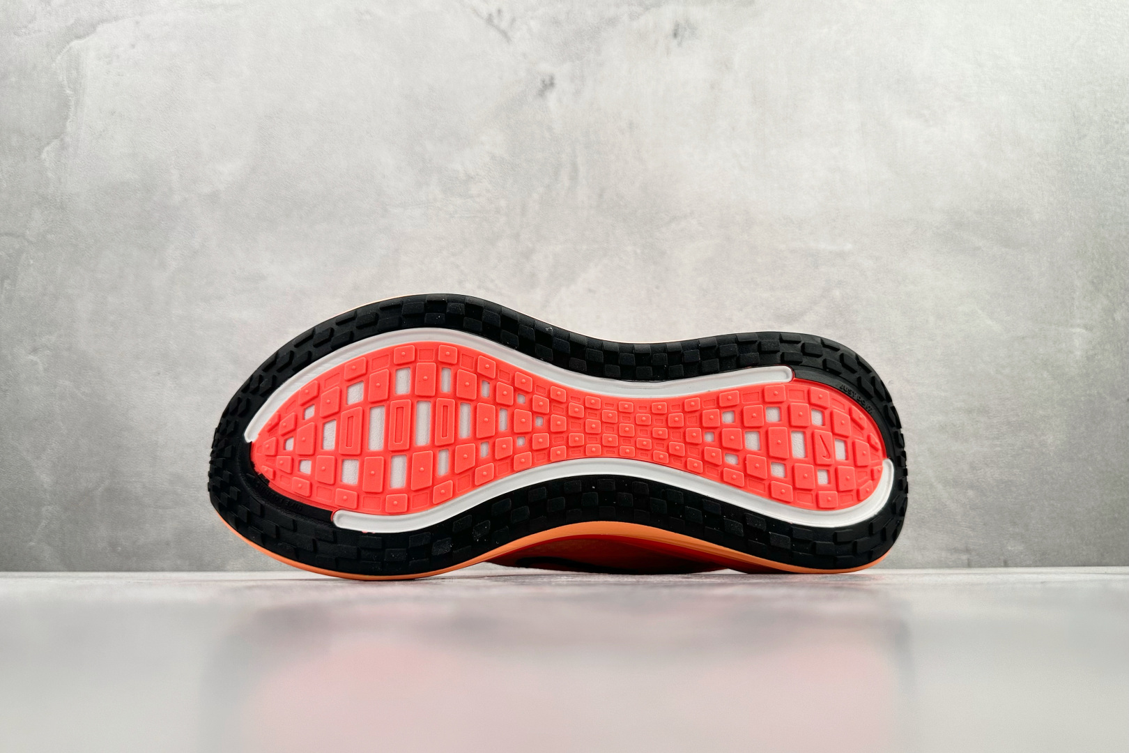 GT 【纯原】全套数据私模 Nike Vomero Plus 橙色货号：HV8150-801尺码：39 