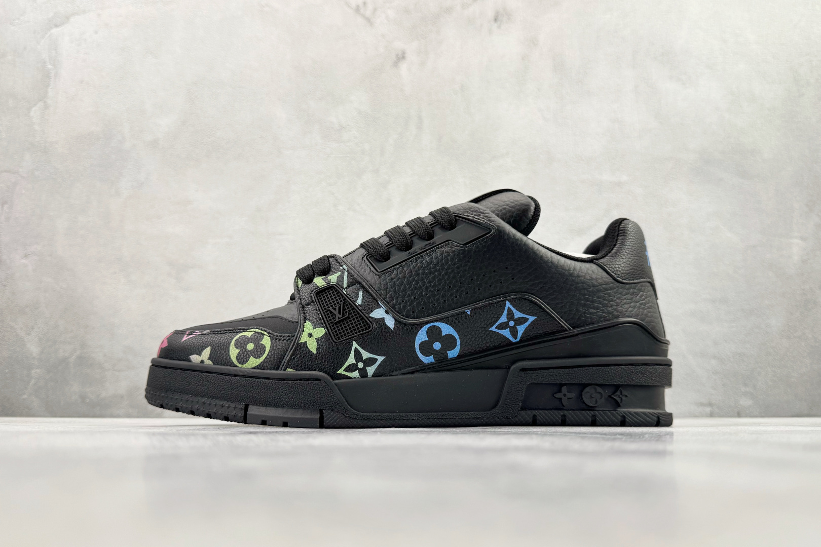 顶级纯原 LOUIS VUITTTrainer 黑色 1AHDW4 顶级纯原 LOUIS VUITTTrainer 黑色 1AHDW4