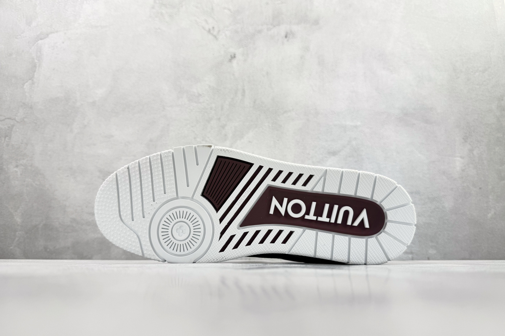 顶级纯原 LOUIS VUITTTrainer 红色 1ADHBO