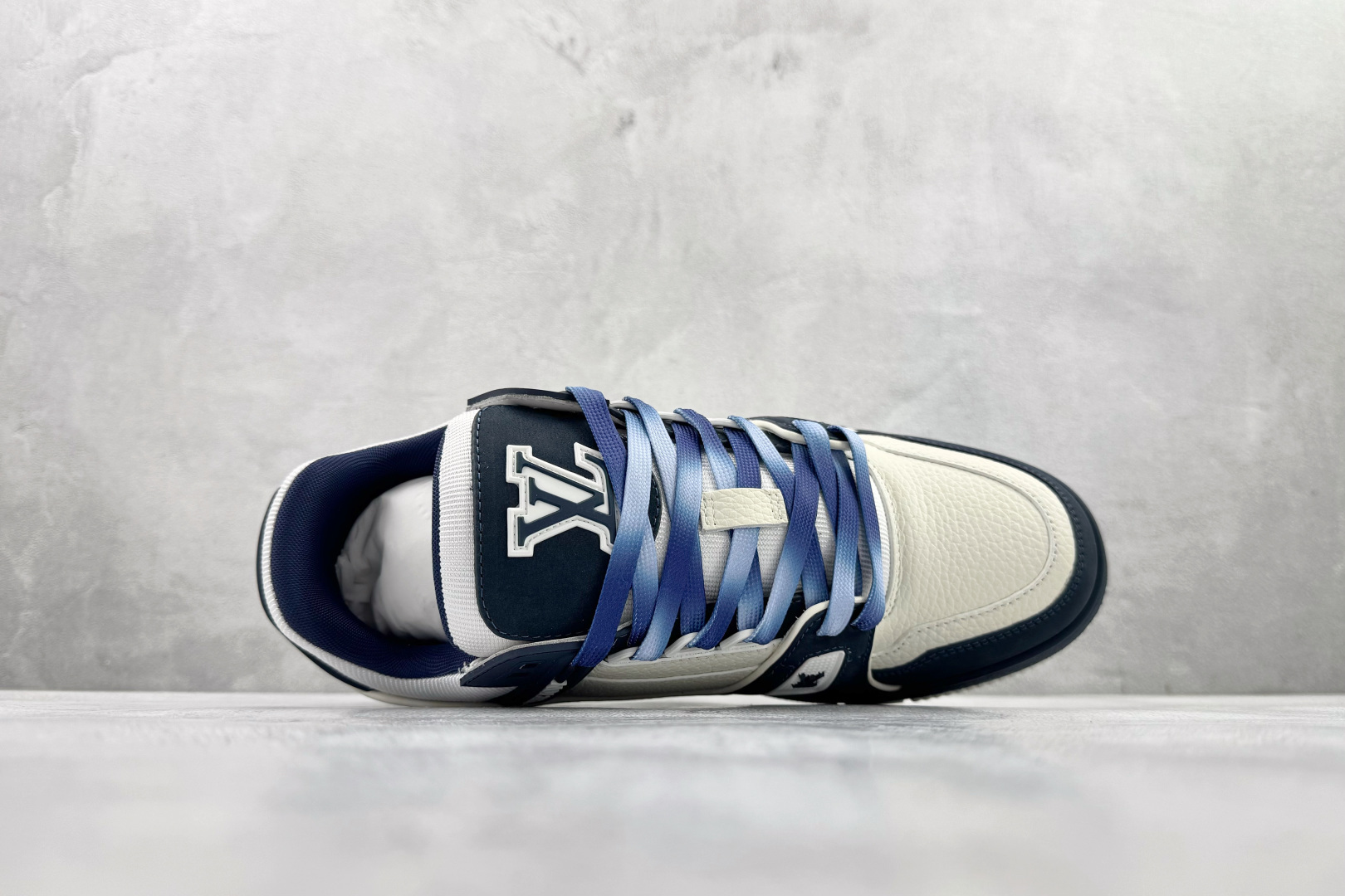 顶级纯原 LOUIS VUITTTrainer 白蓝色 1ADHCQ