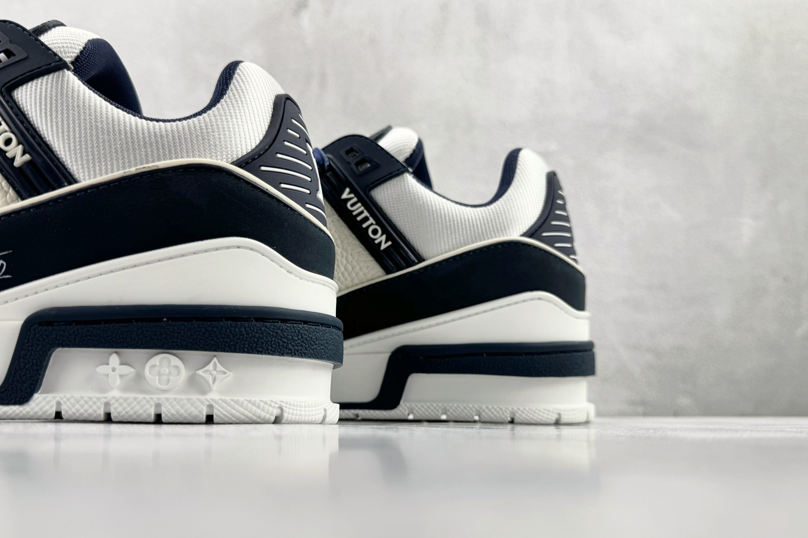 顶级纯原 LOUIS VUITTTrainer 白蓝色 1ADHCQ