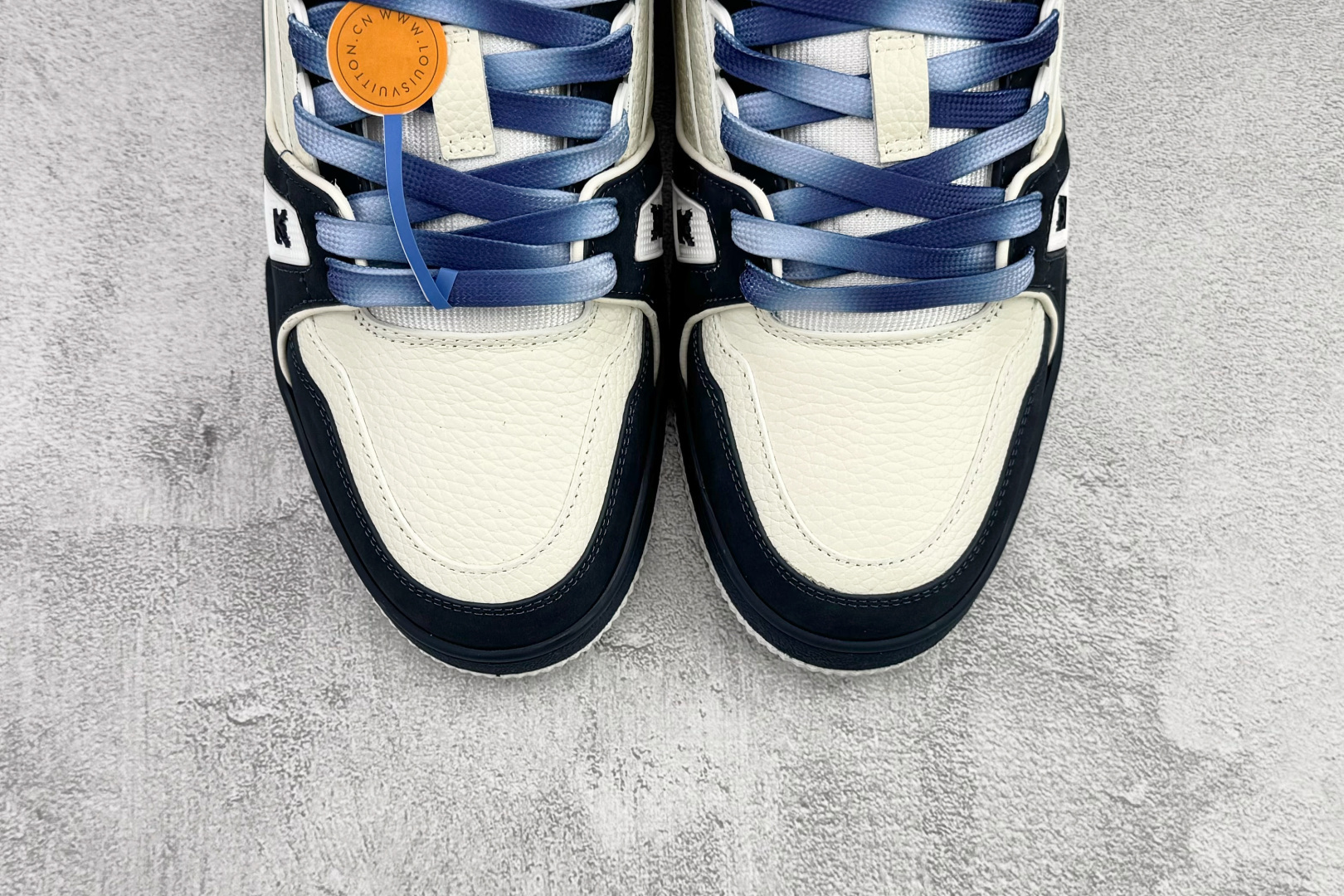 顶级纯原 LOUIS VUITTTrainer 白蓝色 1ADHCQ